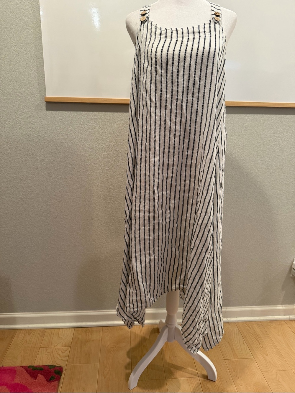Women's Sleeveless Stripe asymmetrical Dress - White/Black with pockets :)